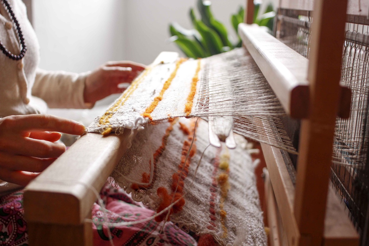 Blog 4 loom, weaving, thread-4564223.jpg